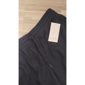 NWT Athleta Farallon Midi Shorts, Black, Women's Size XL